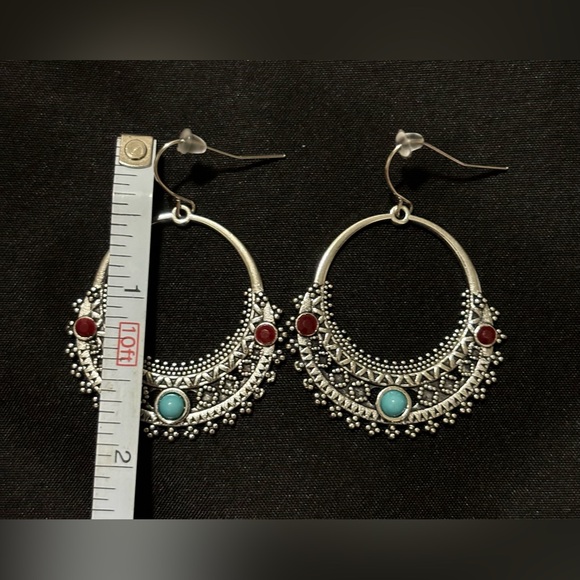 Earrings - Picture 2 of 3